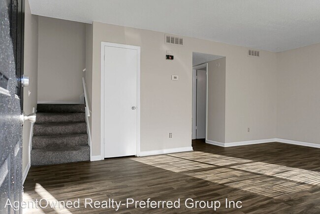 Building Photo - 3 br, 1.5 bath House - 8320 Planters Koll