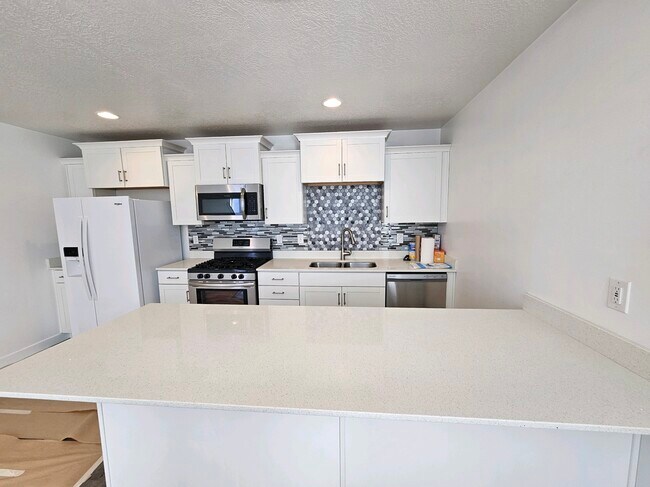 Foto del edificio - 163 Riverbend Rd