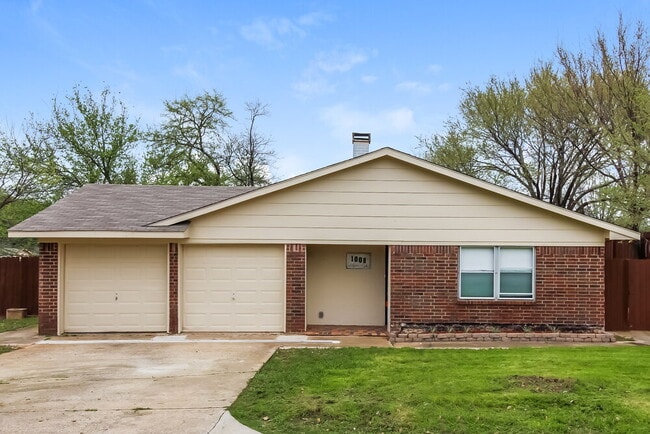 Building Photo - 1008 Autumn Oak Dr