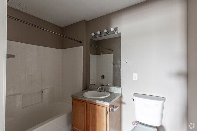 1BR, 1BA - 624SF - Cimarron Estates