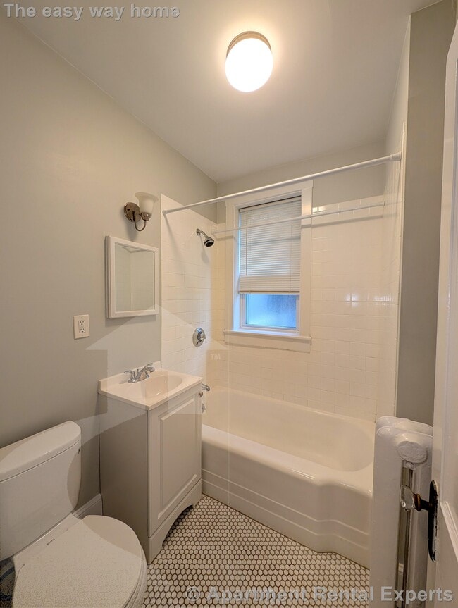Foto del edificio - 156-158 Summer St Unit #109