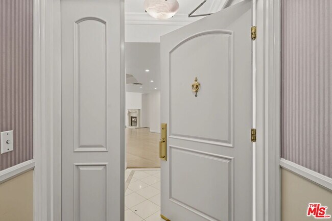 Foto del edificio - 430 N Oakhurst Dr