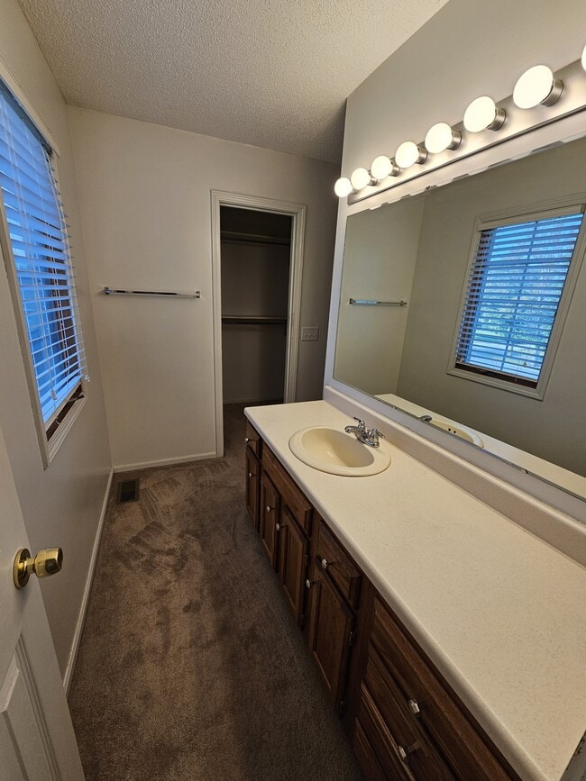 Building Photo - 8707 Ash Bourne Dr