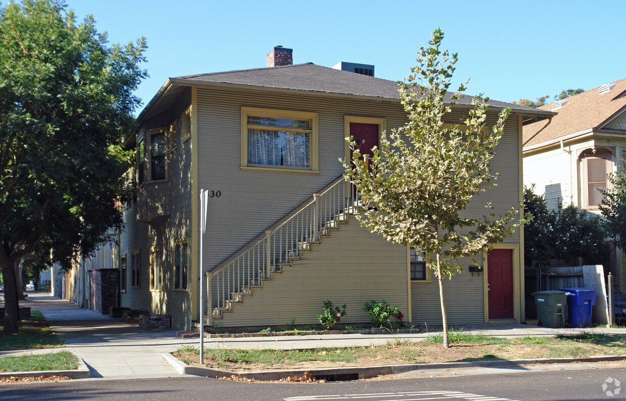 Primary Photo - 330 U St