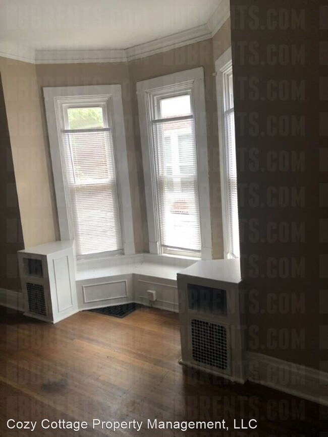 Building Photo - 4 br, 2 bath House - 735 Dayton Street,