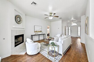 Building Photo - 117 Rosemary Cove