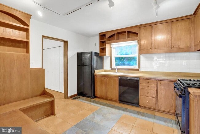 Foto del edificio - 7555 Park Ln