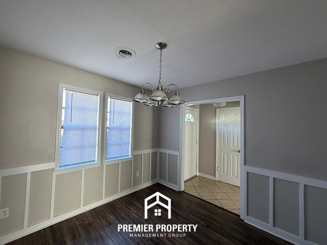 Photo - 7143 Markim Dr House