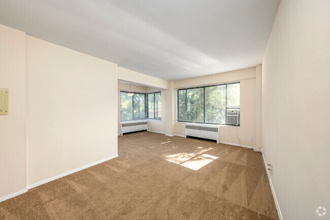 2 habitaciones, 1 baño - 900 pies cuadrados - Sala de estar - Walden Commons