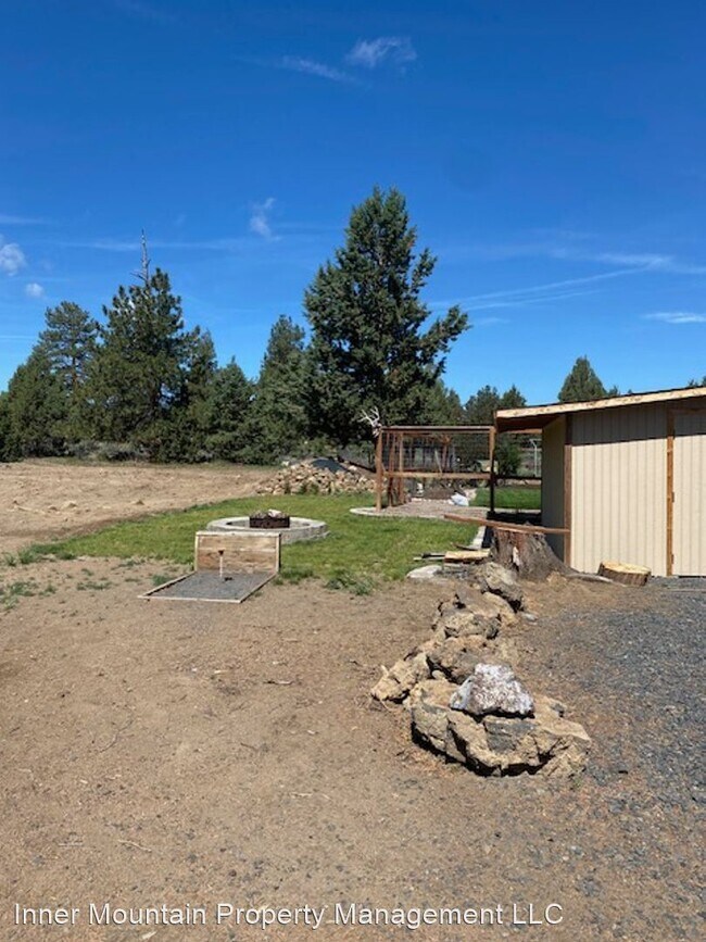 Building Photo - 3 br, 2 bath House - 60101 Sweetgrass Ln
