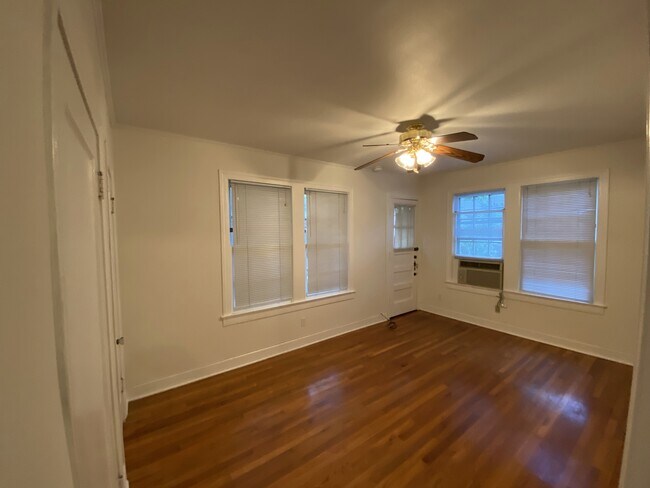 Foto del edificio - 2517 Harris Blvd