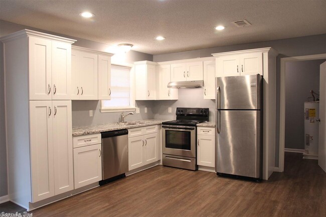 Building Photo - 24 Barnwell Dr