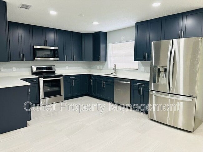 Foto del edificio - 2432 NE 28th St