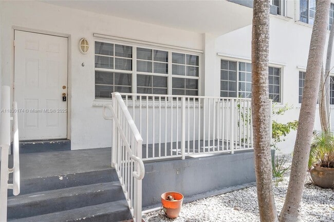 Building Photo - 9745 Bay Harbor Terrace