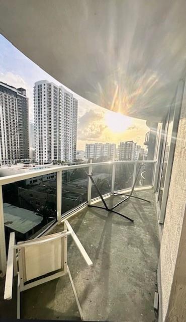 Foto del edificio - 601 NE 23rd St