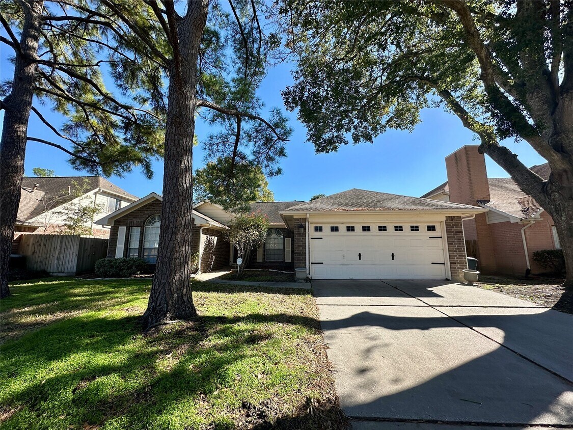 Foto principal - 14307 Cypress Valley Dr