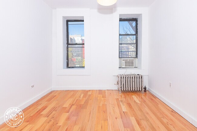 Building Photo - 160 Havemeyer St