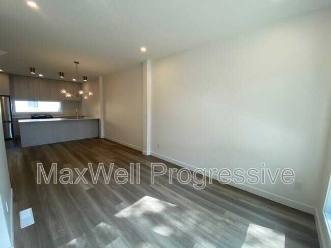 Building Photo - 6415-6493 93 St NW