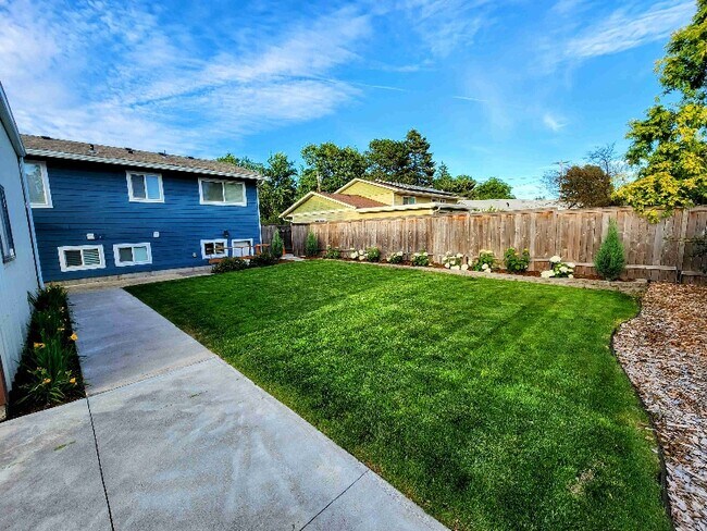 Foto del edificio - 5226 SE Rainbow Ln