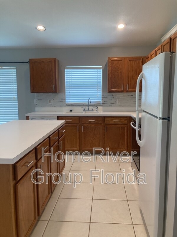 Foto del edificio - 1762 Holton Rd