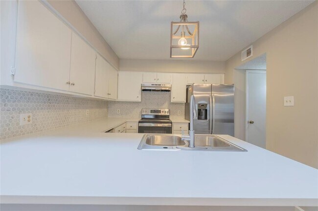 Foto del edificio - 2611 Grants Lake Blvd