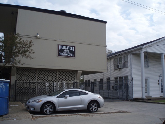 Primary Photo - North gates of LSU on Highland near the Ch...