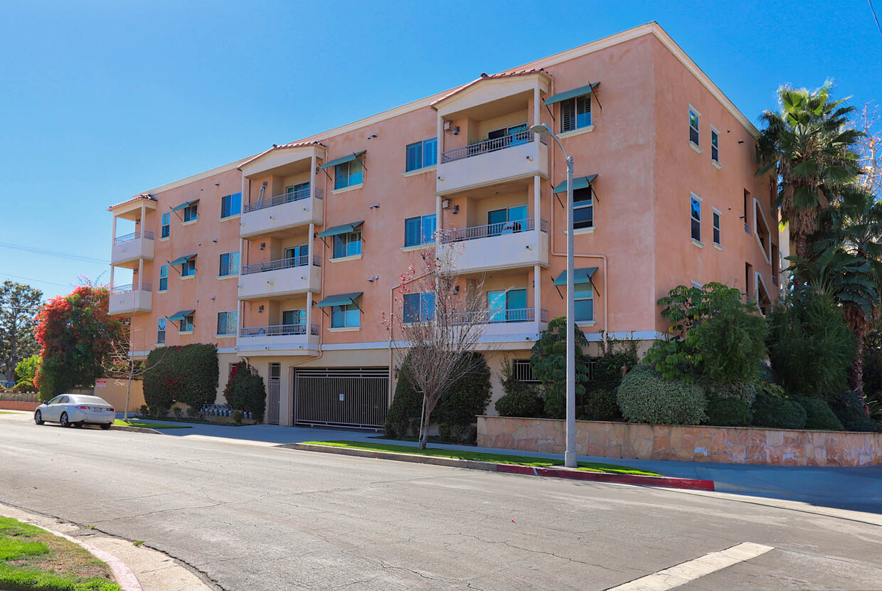 Primary Photo - 11504 Moorpark St