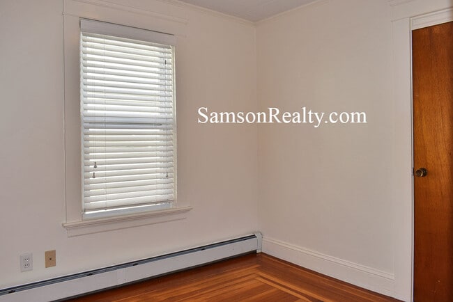 Building Photo - 70 Hope St