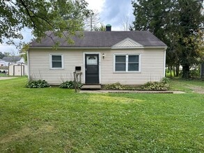 Building Photo - 393 Spayer Ln