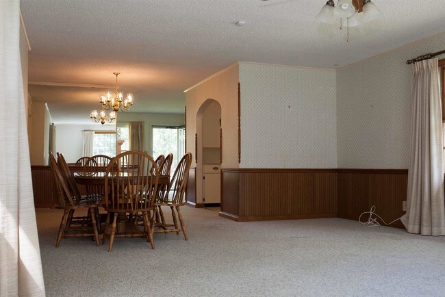 Building Photo - 1308 Jasmine Cir