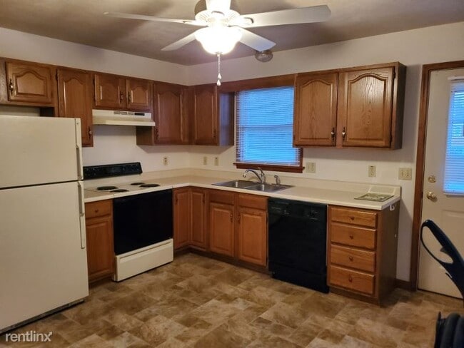 Building Photo - 2 br, 1.5 bath Townhome - 200 Dade Ct