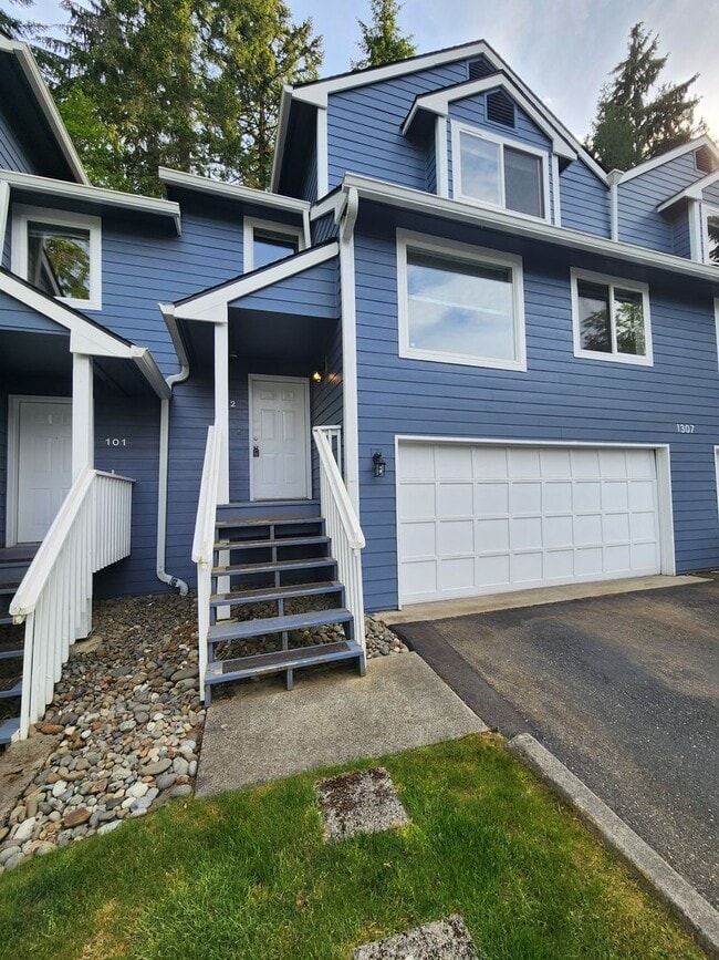 Building Photo - 1307 NW Slate Ln