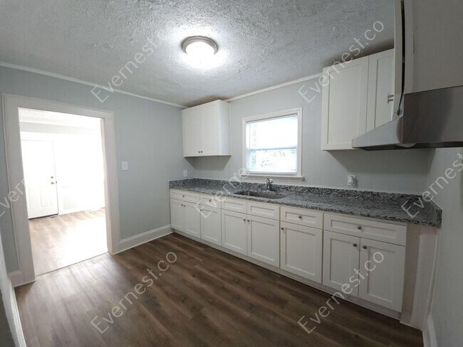 Foto del edificio - 29 Chappell Rd NW