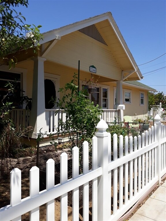 Foto principal - 2244 31st St