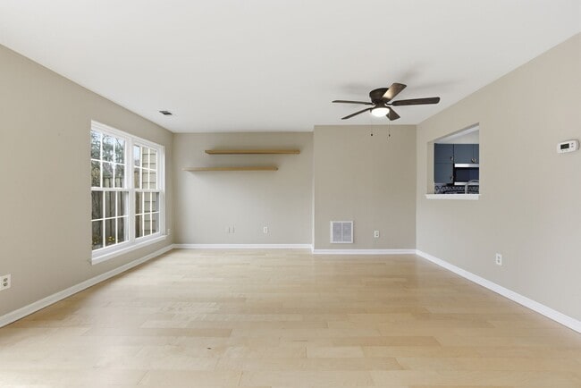 Building Photo - Lovely 3 BR/1.5 BA Townhome in Bowie!