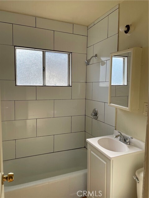 Foto del edificio - 1327 W Anaheim St
