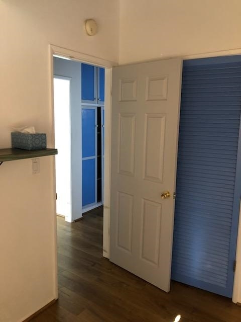 Building Photo - 160 Costa Mesa St