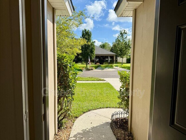 Building Photo - 3635 Summit Oaks Dr