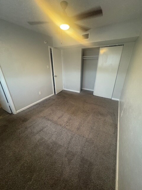 Foto del edificio - 5220 Weber Rd