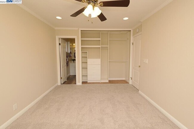 Foto del edificio - 560 Murdell Ln