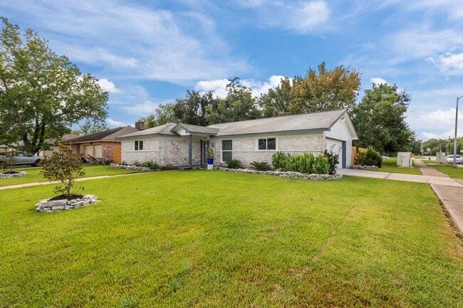 Building Photo - 6639 Indian Falls Dr