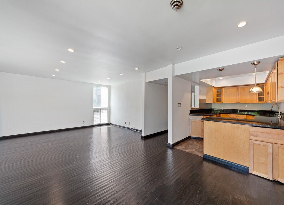 Photo - 5650 Cambridge Way (Culver City, CA)