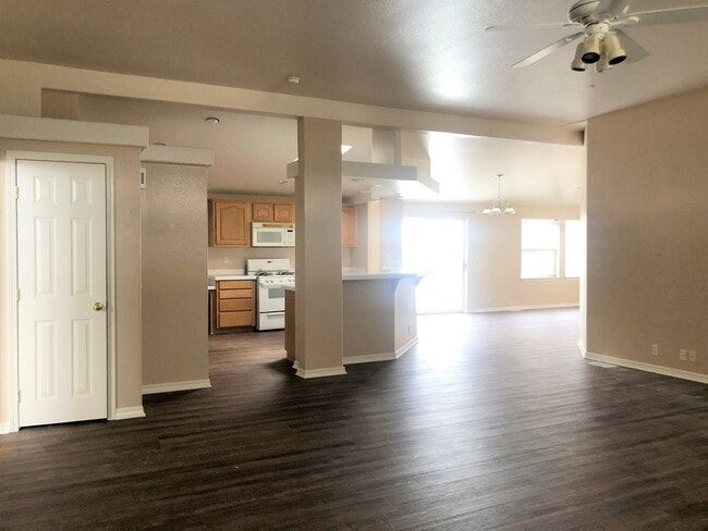 Foto del edificio - Coming Soon! Recently Remodeled Large Home!