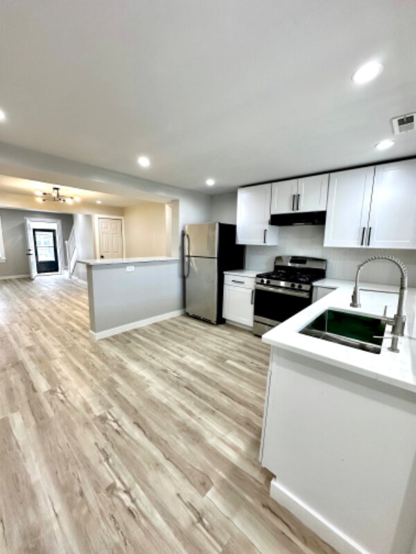 Building Photo - 266 St Helena Ave