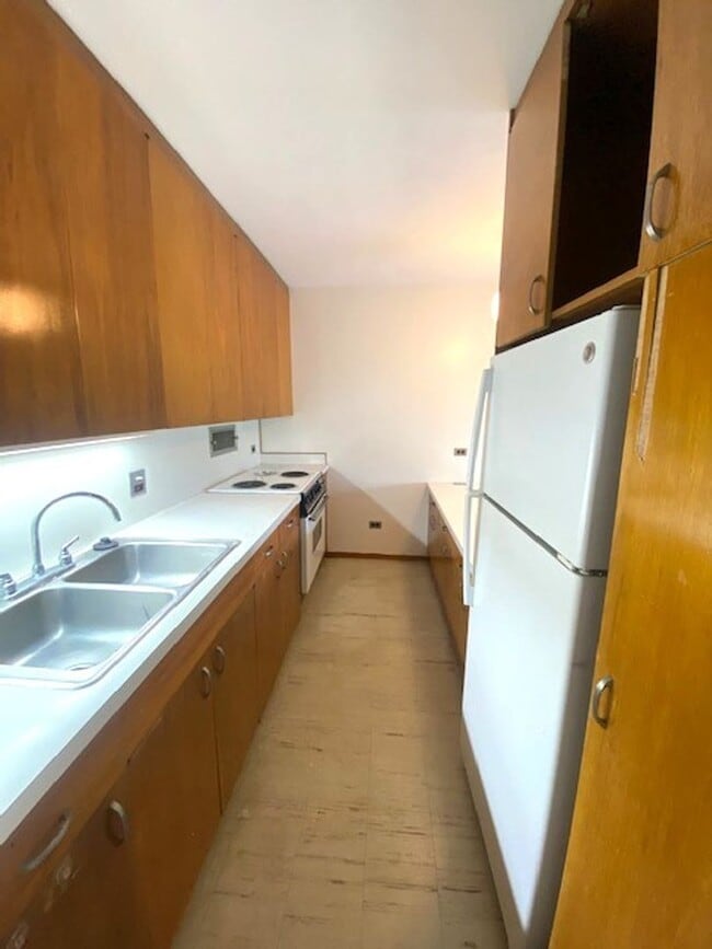 Building Photo - 1515 Nuuanu Ave