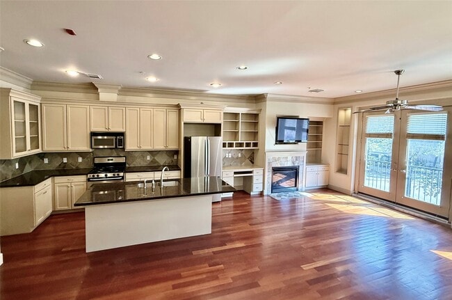 Building Photo - 953 Yale St