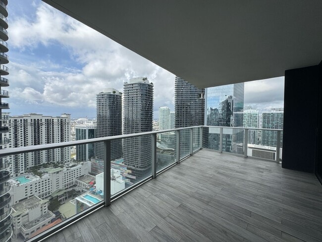 Building Photo - 1010 Brickell Ave