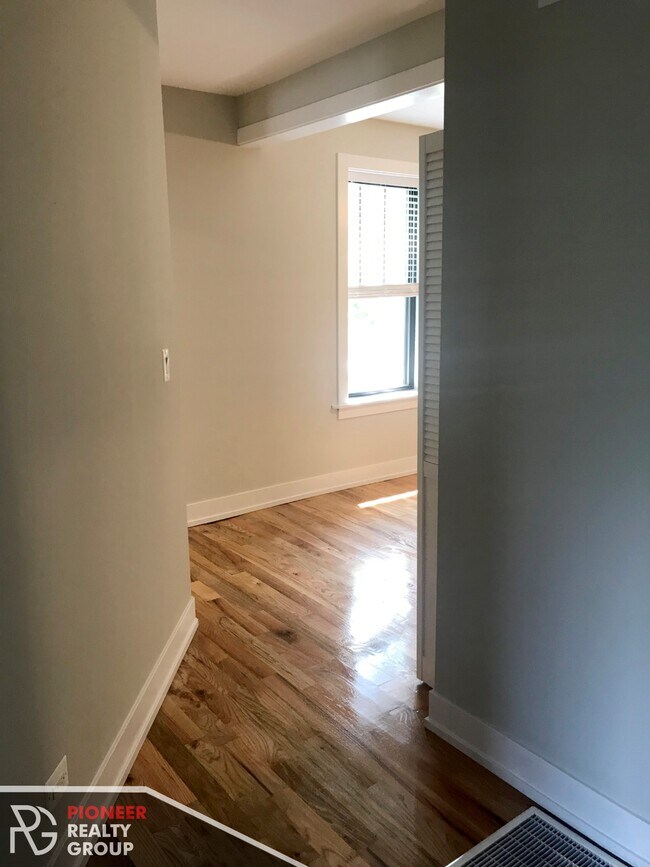 Foto del edificio - 1450 W Byron Ave