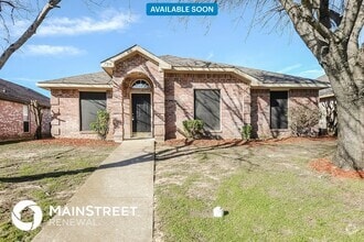 Building Photo - 729 Bahama Dr