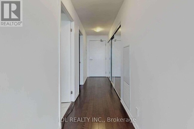 Building Photo - 832-4832 Bay St.